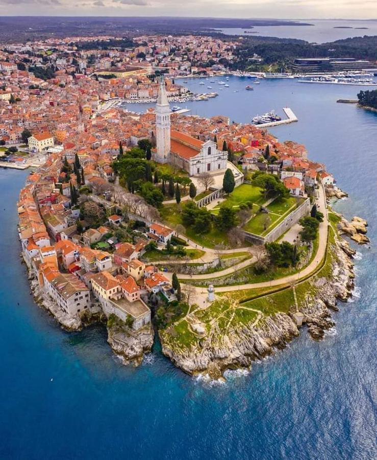 Lola 2 Appartement Rovinj Buitenkant foto